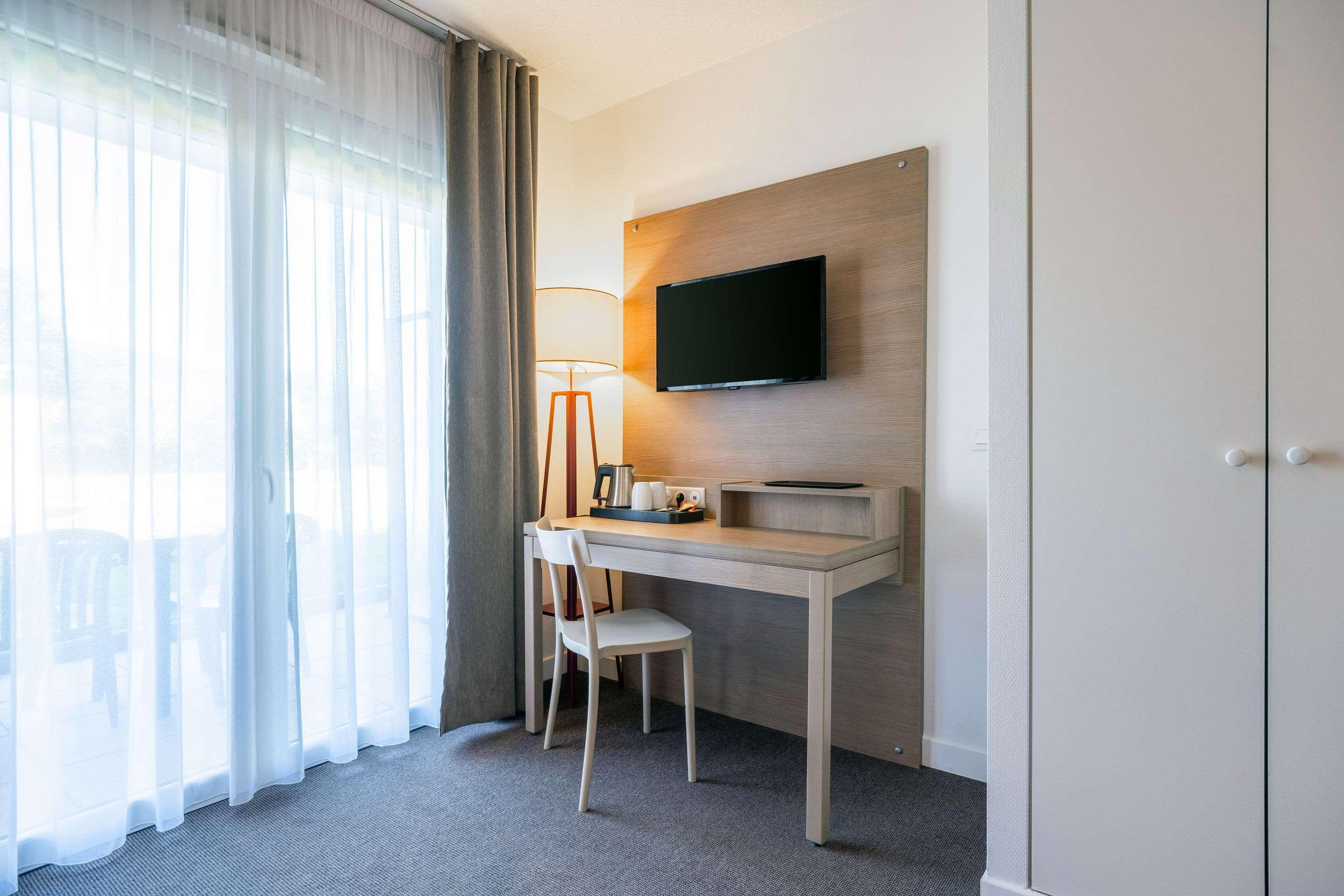 Zenitude Hôtel-résidences Cannes Confort Hotel 4*