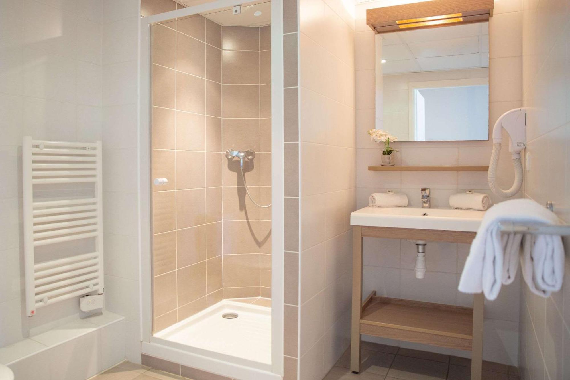 Zenitude Hôtel-résidences Cannes Confort Hotel 4*